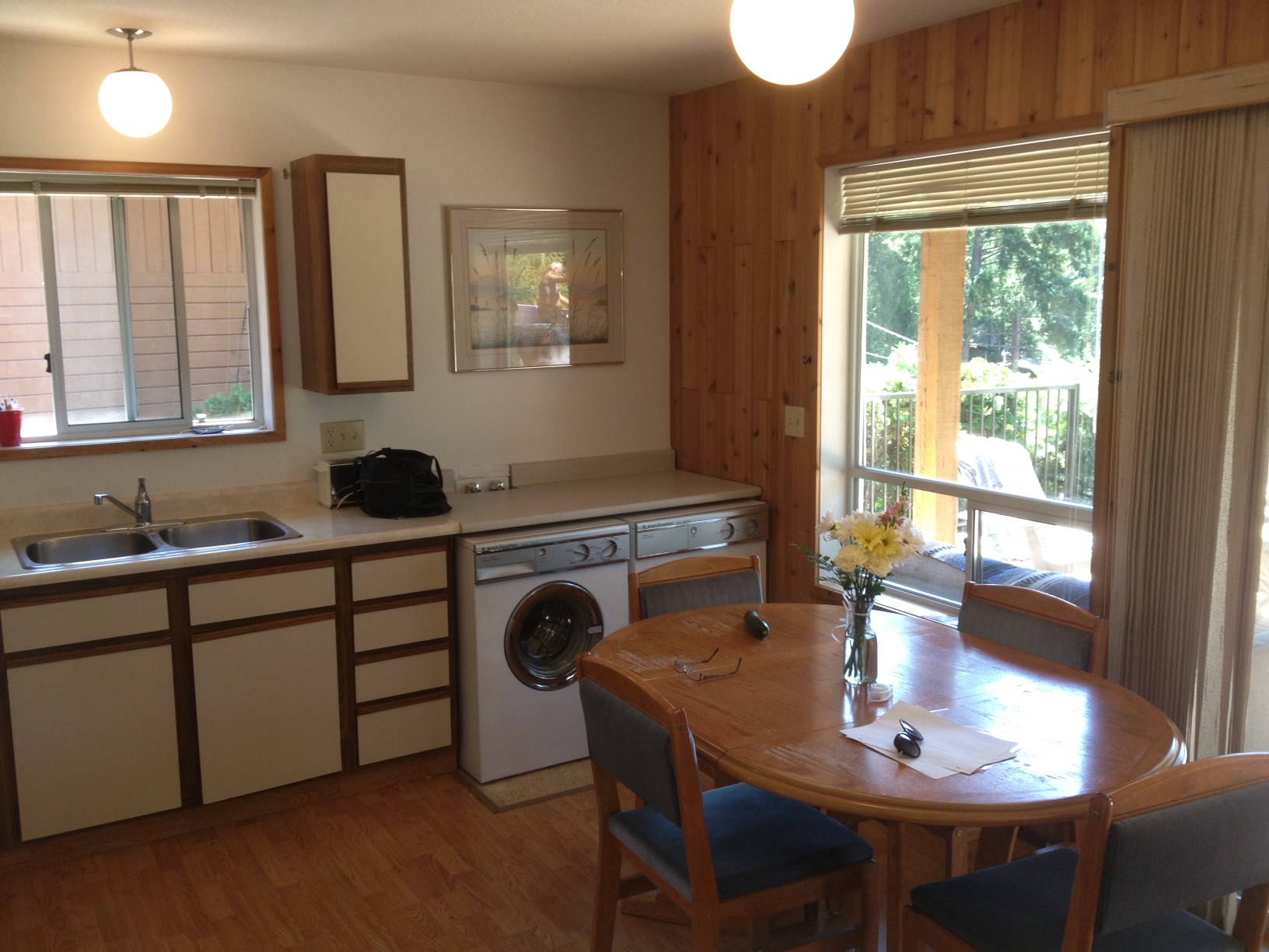 Cabin 45 Eating Area